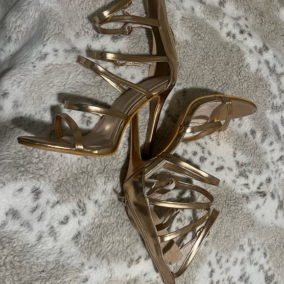 NWOT Rose gold high heels - Picture 5 of 8